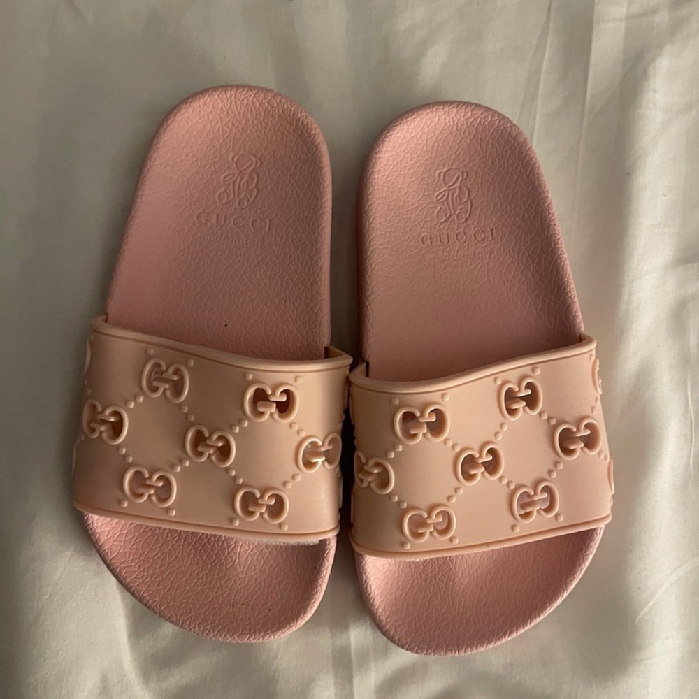 Girls gucci slides
